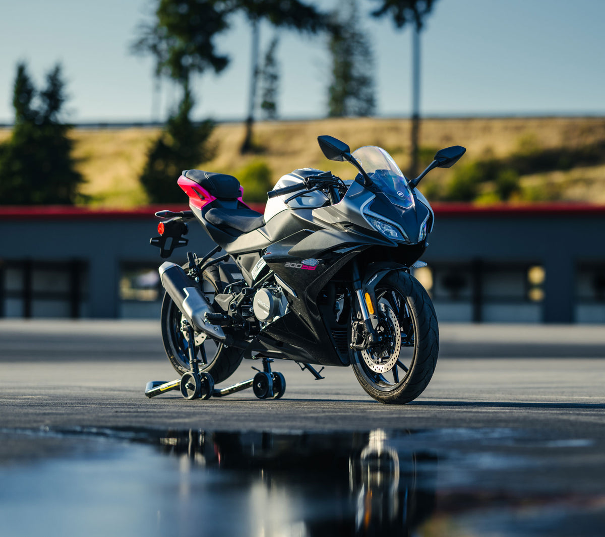 300SS 2026 main features